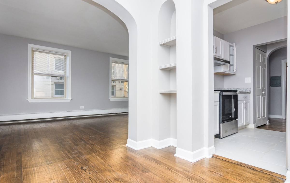 Apartment for rent at 7130 S Jeffery Blvd, Chicago, IL 60649