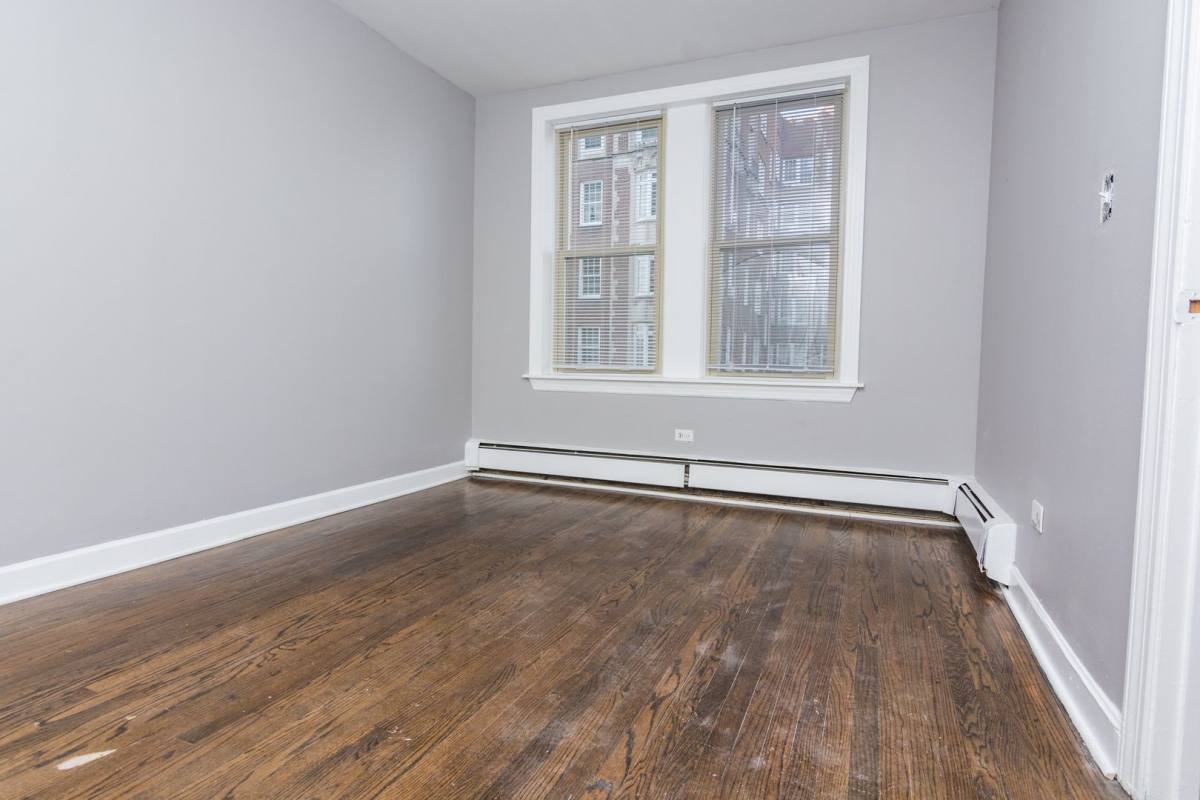 Apartment for rent at 7130 S Jeffery Blvd, Chicago, IL 60649