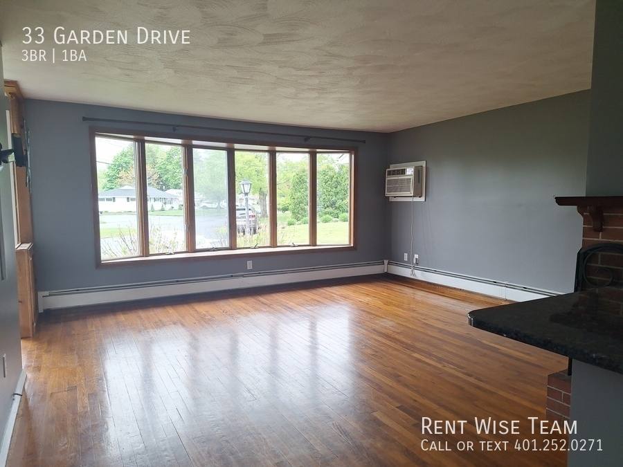 House for rent at 33 Garden Dr, Riverside, RI 02915