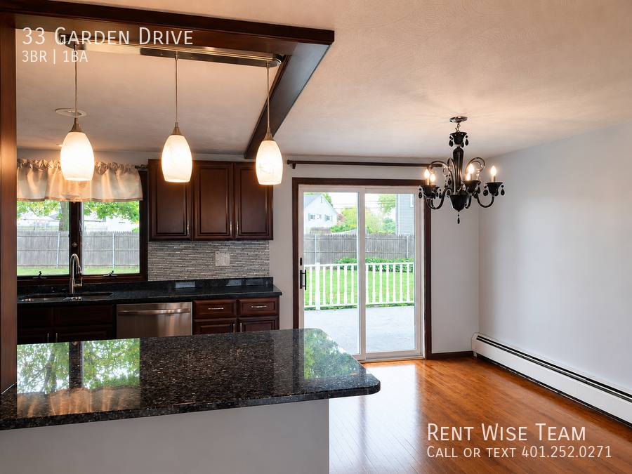 House for rent at 33 Garden Dr, Riverside, RI 02915