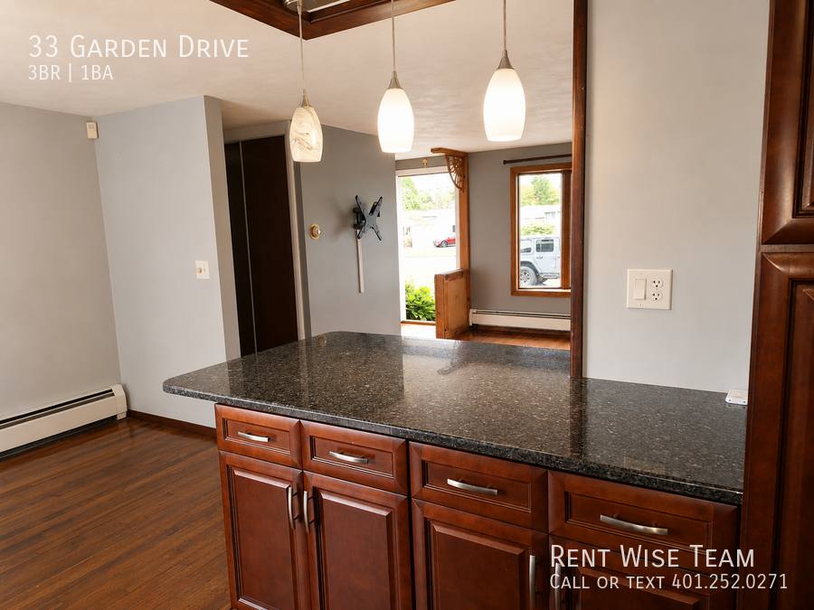 House for rent at 33 Garden Dr, Riverside, RI 02915