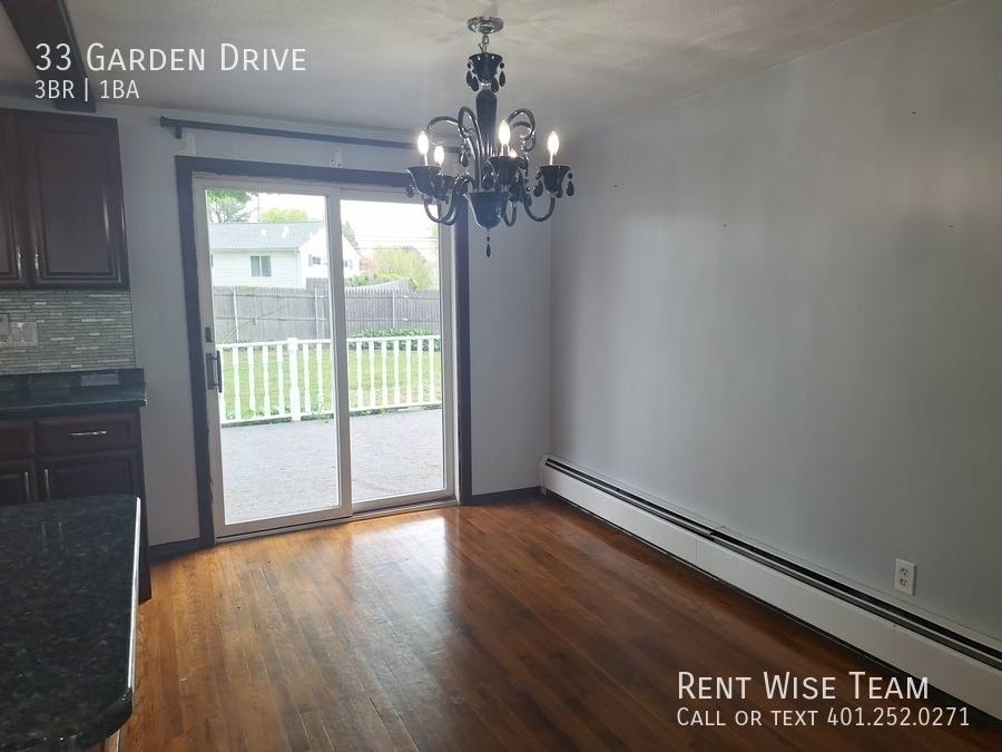 House for rent at 33 Garden Dr, Riverside, RI 02915