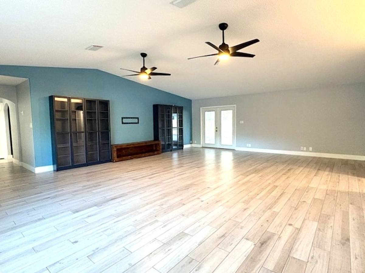 House for rent at 1029 Glenwood Rd, Deland, FL 32720