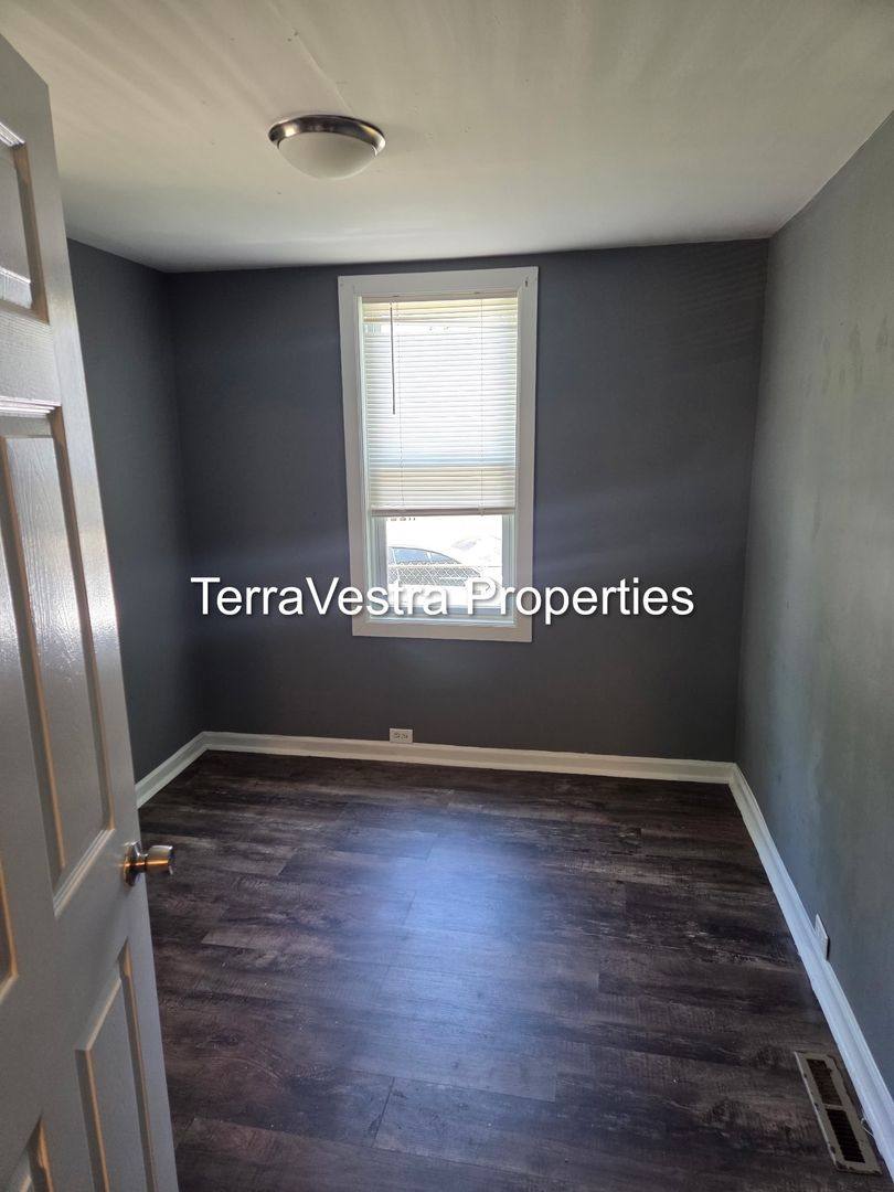 House for rent at 242 Washington St, Paulsboro, NJ 08066