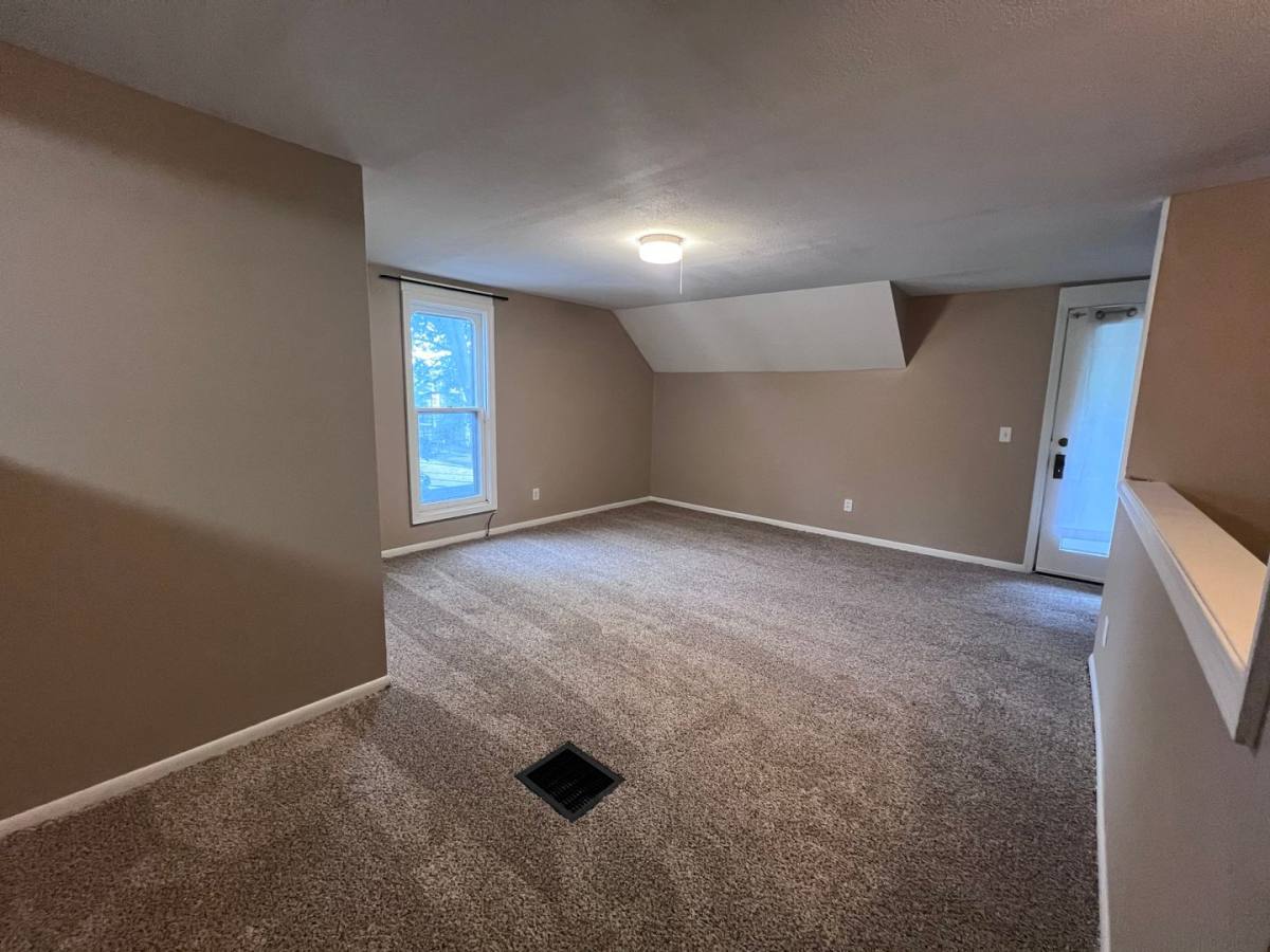 Apartment for rent at 512 Grand Ave NE, Grand Rapids, MI 49503