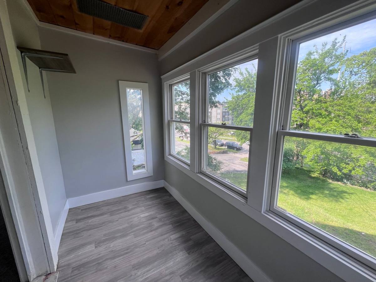Apartment for rent at 512 Grand Ave NE, Grand Rapids, MI 49503