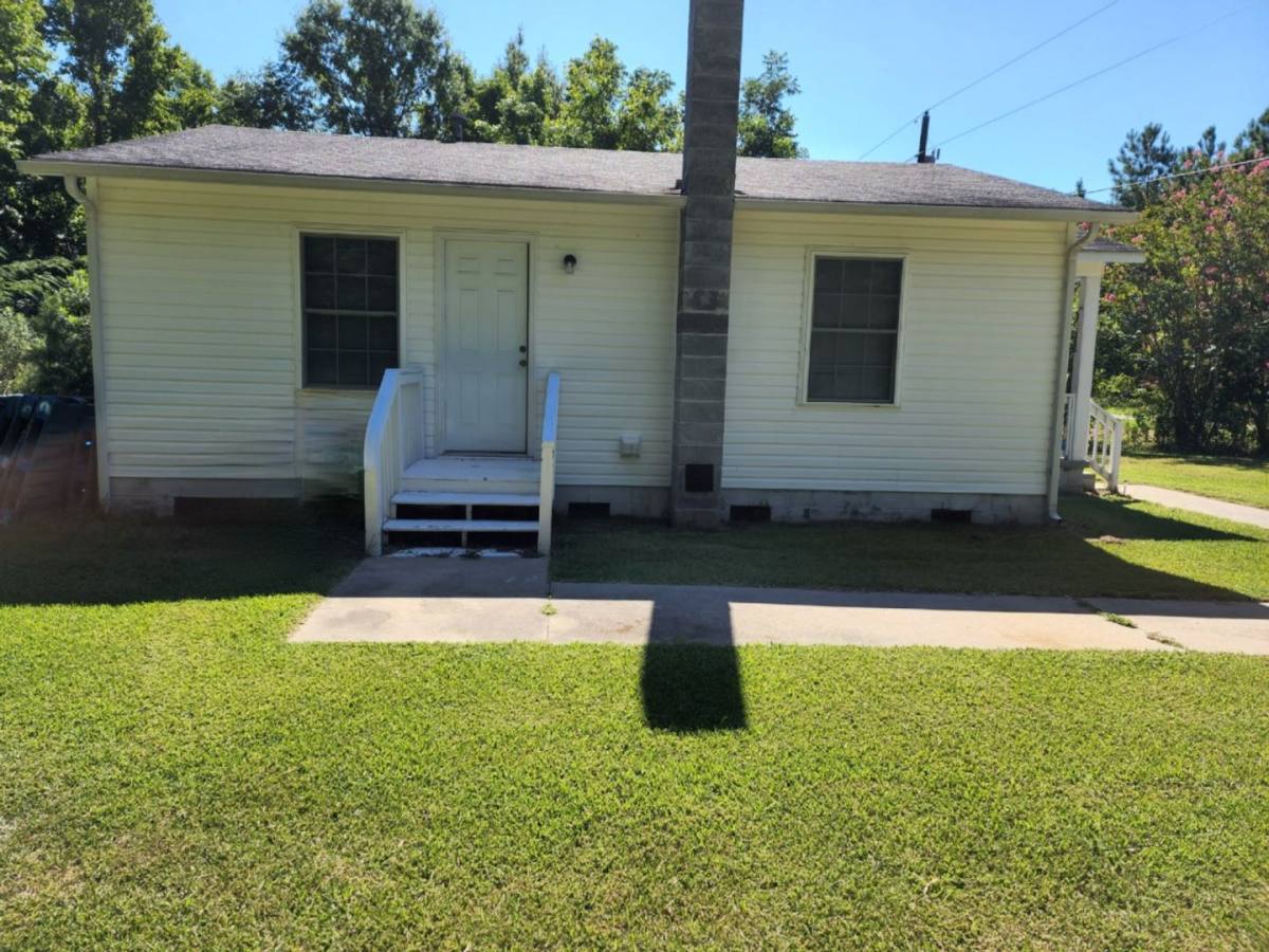 House for rent at 1434 Wades Point Rd, Elizabeth City, NC 27909