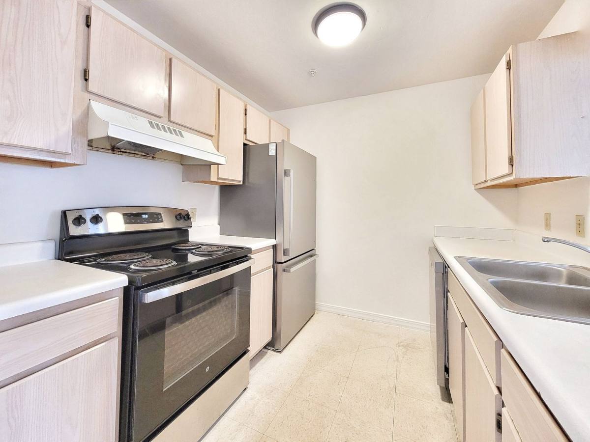 Condo for rent at 2360 SW Archer Rd, Gainesville, FL 32608