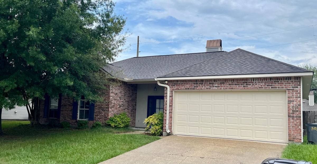 House for rent at 303 Briarhaven Dr, Baton Rouge, LA 70810