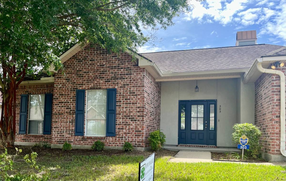 House for rent at 303 Briarhaven Dr, Baton Rouge, LA 70810