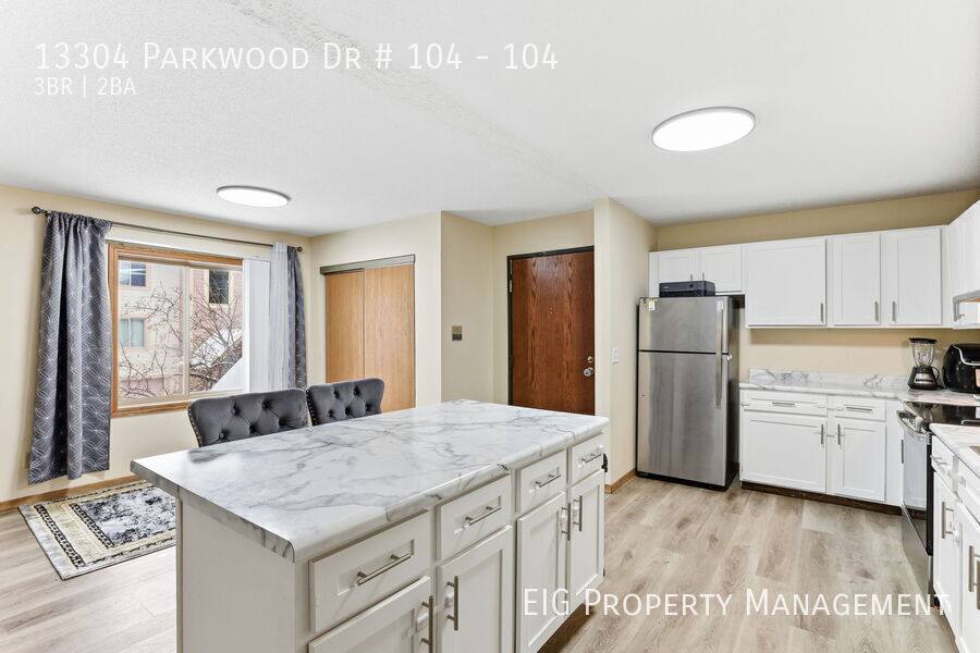 Apartment for rent at 13304 Parkwood Dr #104, Burnsville, MN 55337