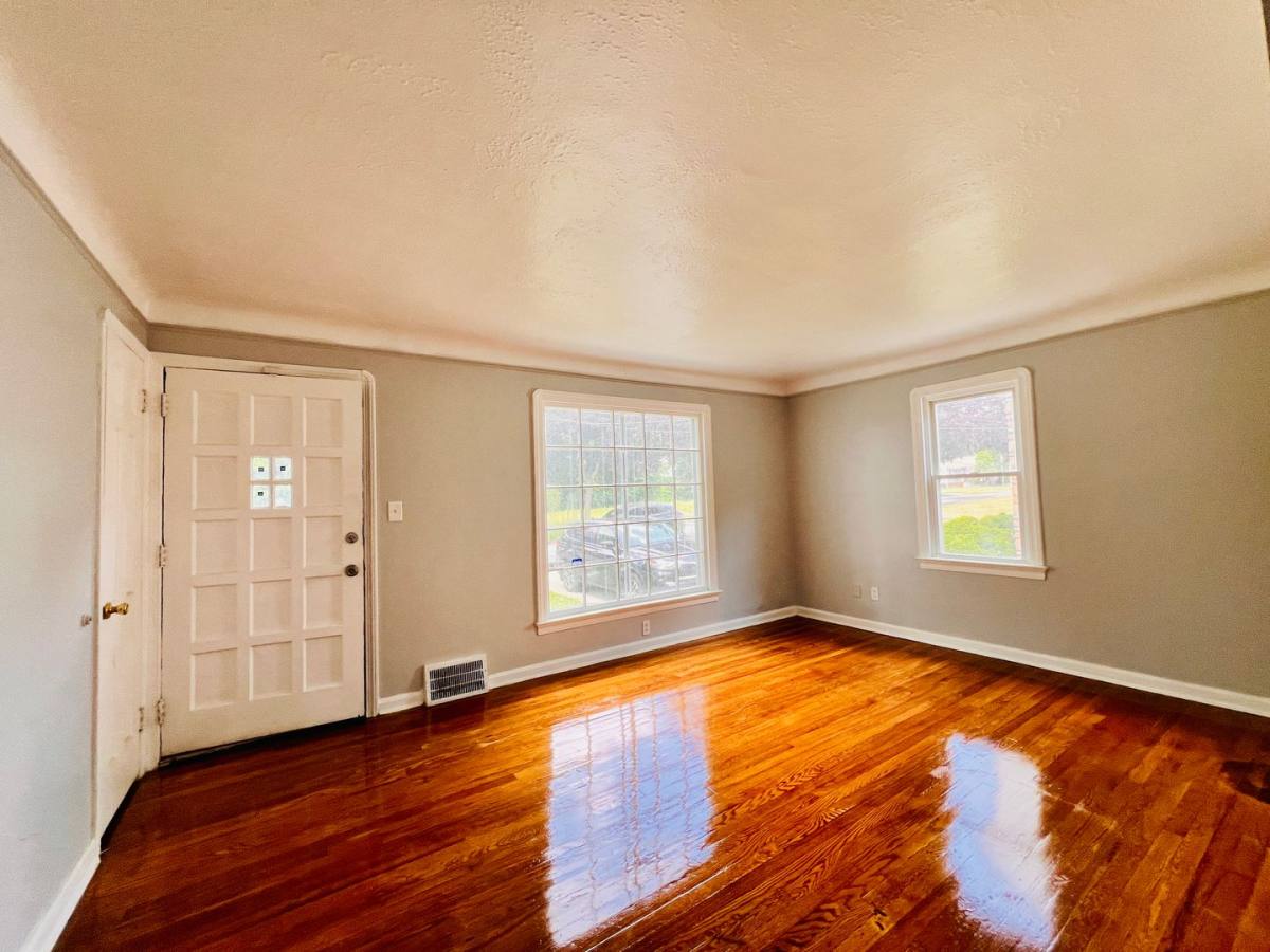 House for rent at 8606 Rosewood Ave, Cleveland, OH 44105