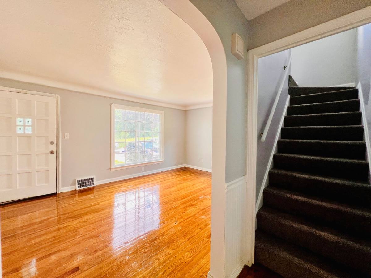 House for rent at 8606 Rosewood Ave, Cleveland, OH 44105