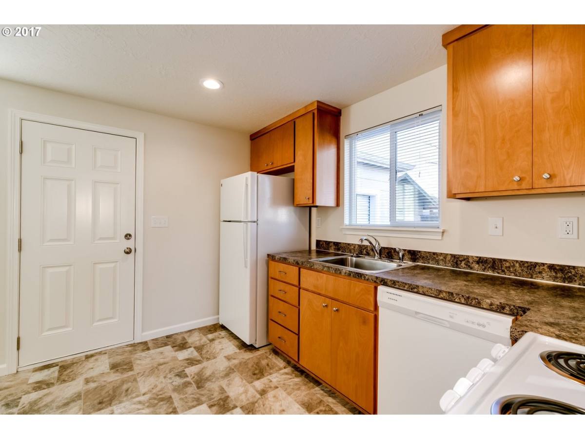 Apartment for rent at 1760 W 18th, Eugene, OR 97405