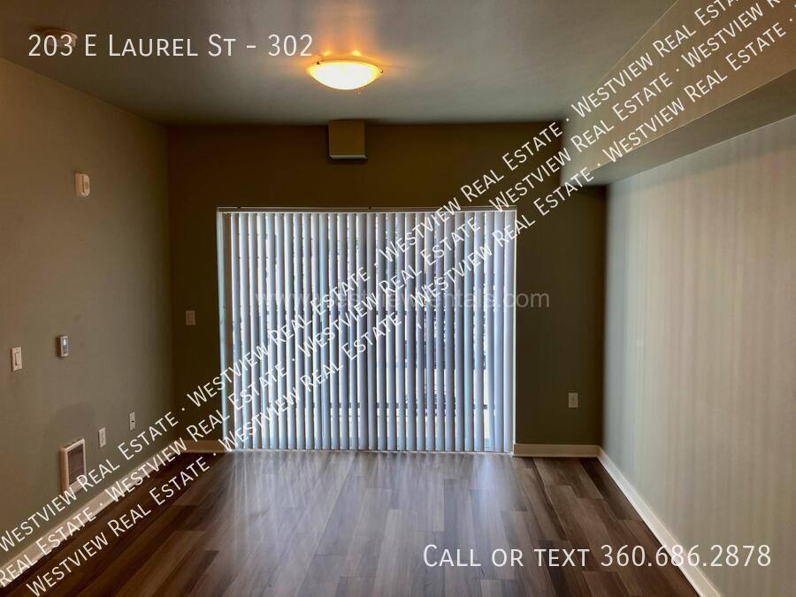 Apartment for rent at 203 E Laurel St #302, Bellingham, WA 98225