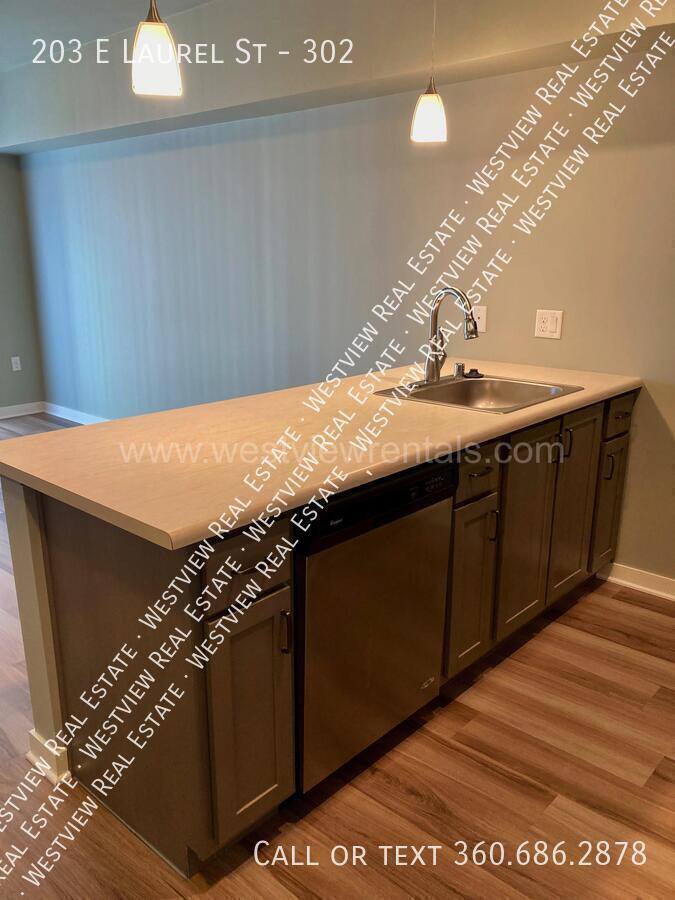 Apartment for rent at 203 E Laurel St #302, Bellingham, WA 98225