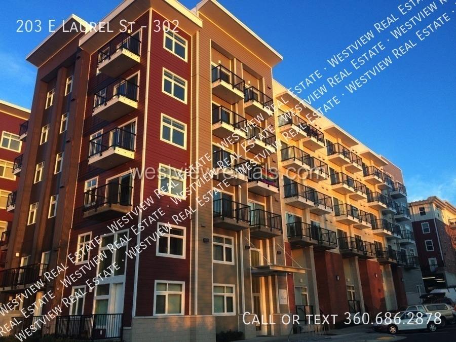 Apartment for rent at 203 E Laurel St #302, Bellingham, WA 98225