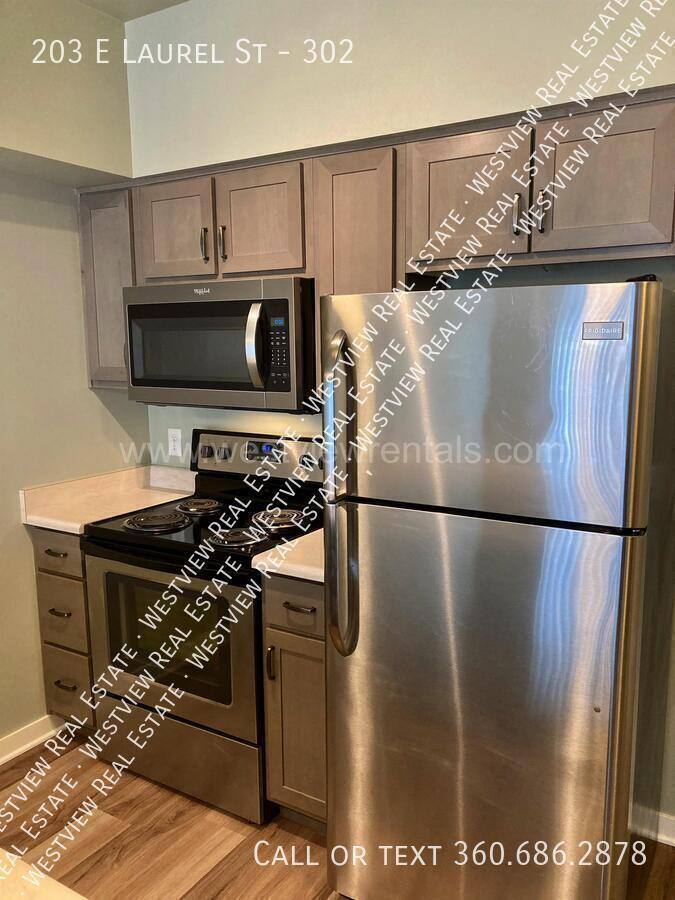 Apartment for rent at 203 E Laurel St #302, Bellingham, WA 98225
