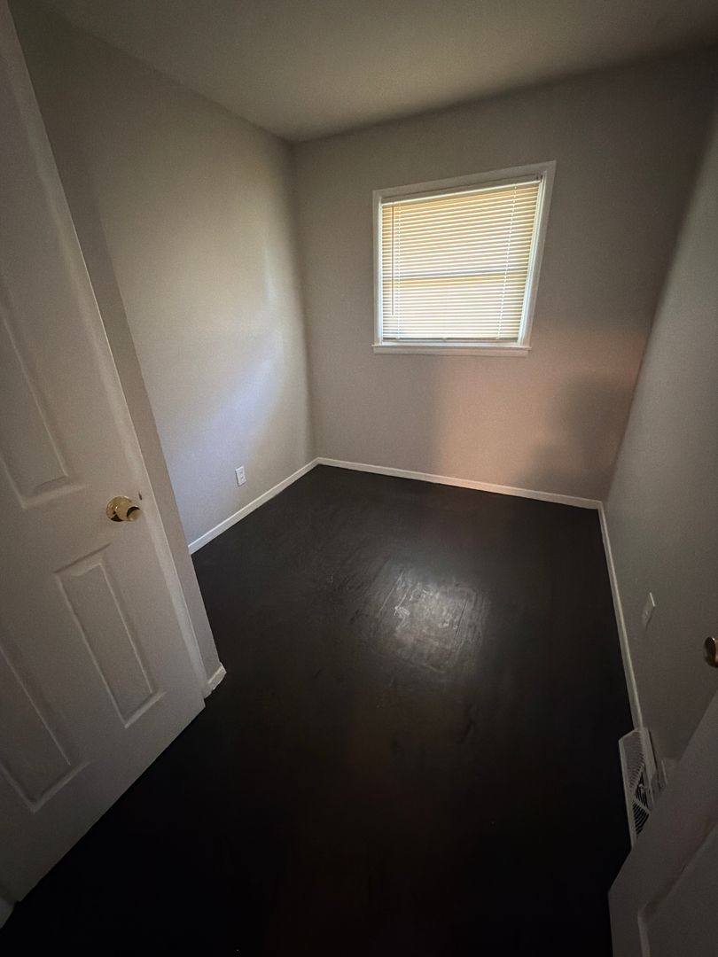 House for rent at 10650 Dunkeld Circle, Saint Louis, MO 63137