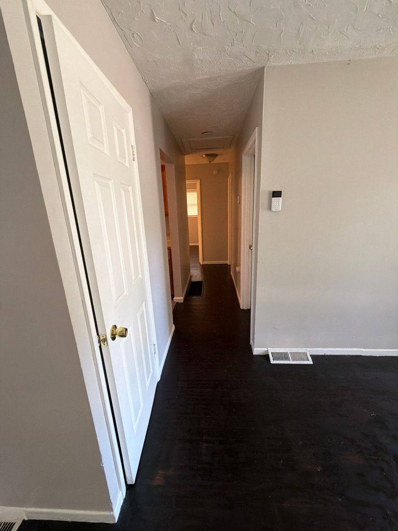 House for rent at 10650 Dunkeld Circle, Saint Louis, MO 63137