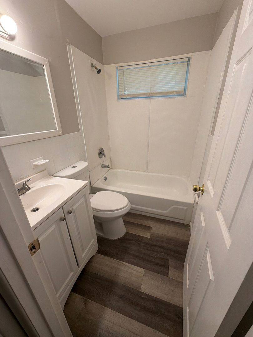 House for rent at 10650 Dunkeld Circle, Saint Louis, MO 63137