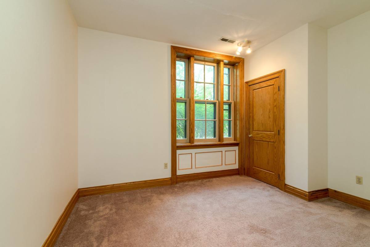Apartment for rent at 614 Portland Ave, Saint Paul, MN 55102