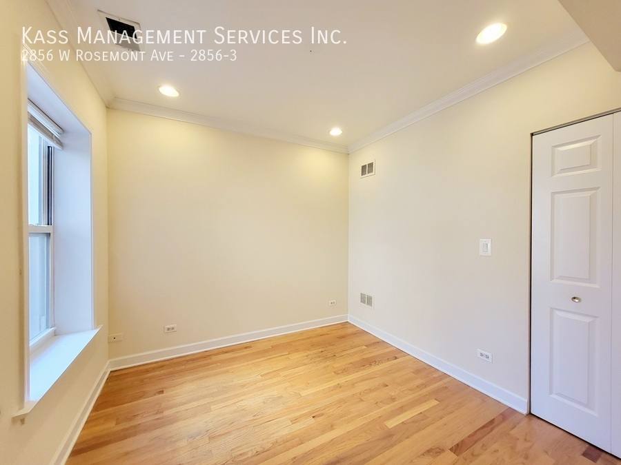 Apartment for rent at 2856 W Rosemont Ave #3, Chicago, IL 60659