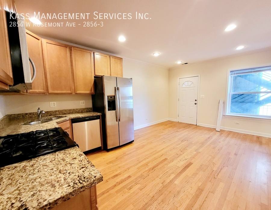 Apartment for rent at 2856 W Rosemont Ave #3, Chicago, IL 60659