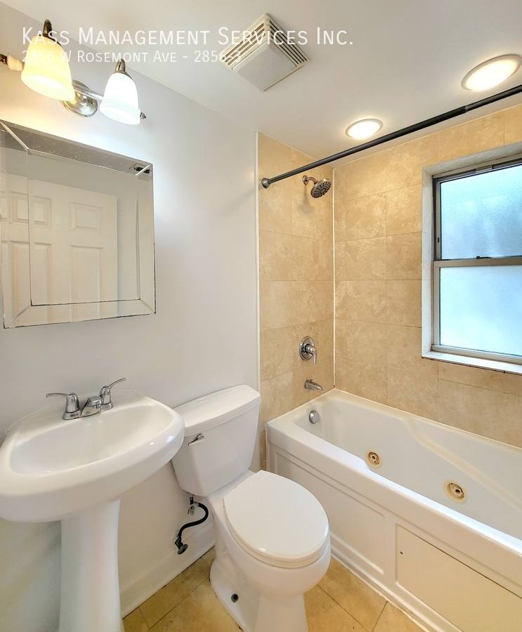 Apartment for rent at 2856 W Rosemont Ave #3, Chicago, IL 60659