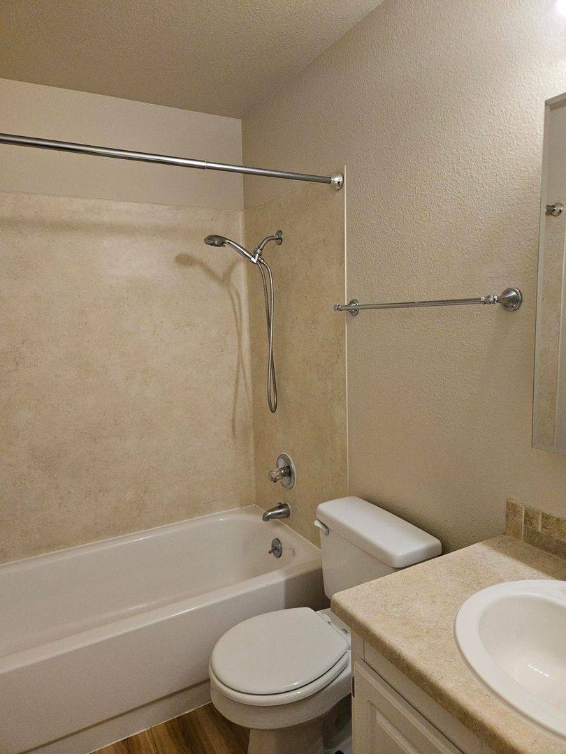 Apartment for rent at 210 10th Ave E, Seattle, WA 98102