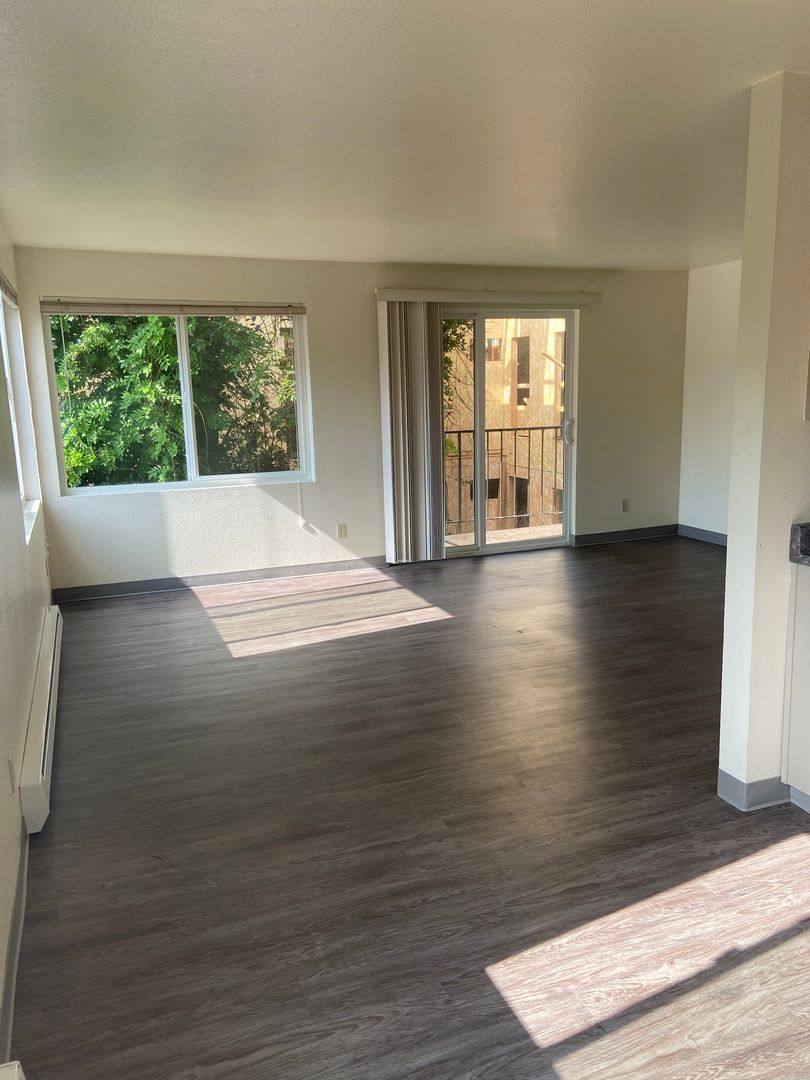 Apartment for rent at 210 10th Ave E, Seattle, WA 98102