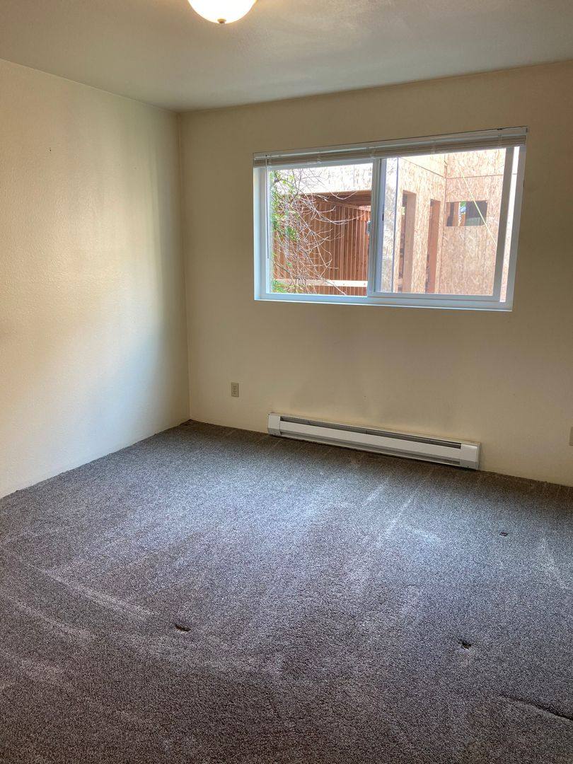Apartment for rent at 210 10th Ave E, Seattle, WA 98102