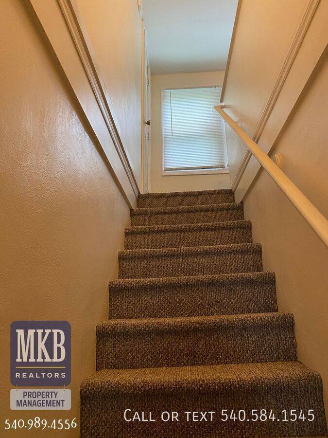House for rent at 2742 Lansing Dr, Roanoke, VA 24015