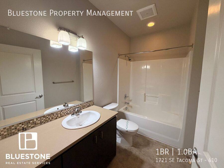 Apartment for rent at 1721 SE Tacoma St #410, Portland, OR 97202