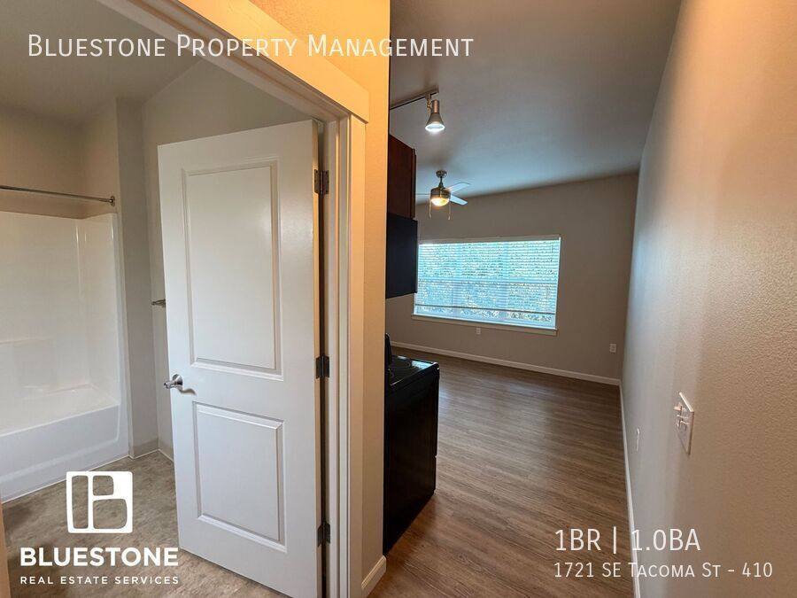 Apartment for rent at 1721 SE Tacoma St #410, Portland, OR 97202