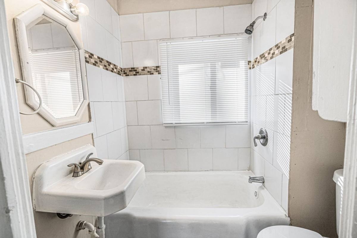 House for rent at 5713 Brooklyn Ave, Kansas City, MO 64130