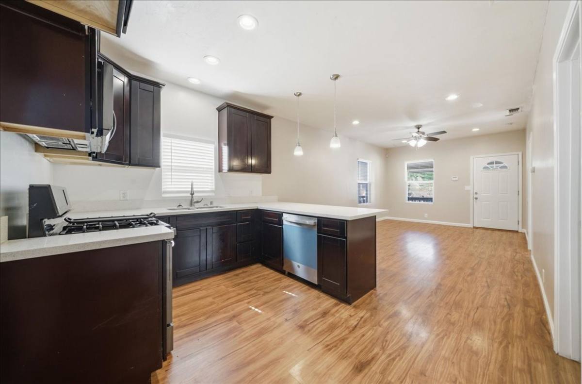 House for rent at 3153 2nd Ave, Sacramento, CA 95817