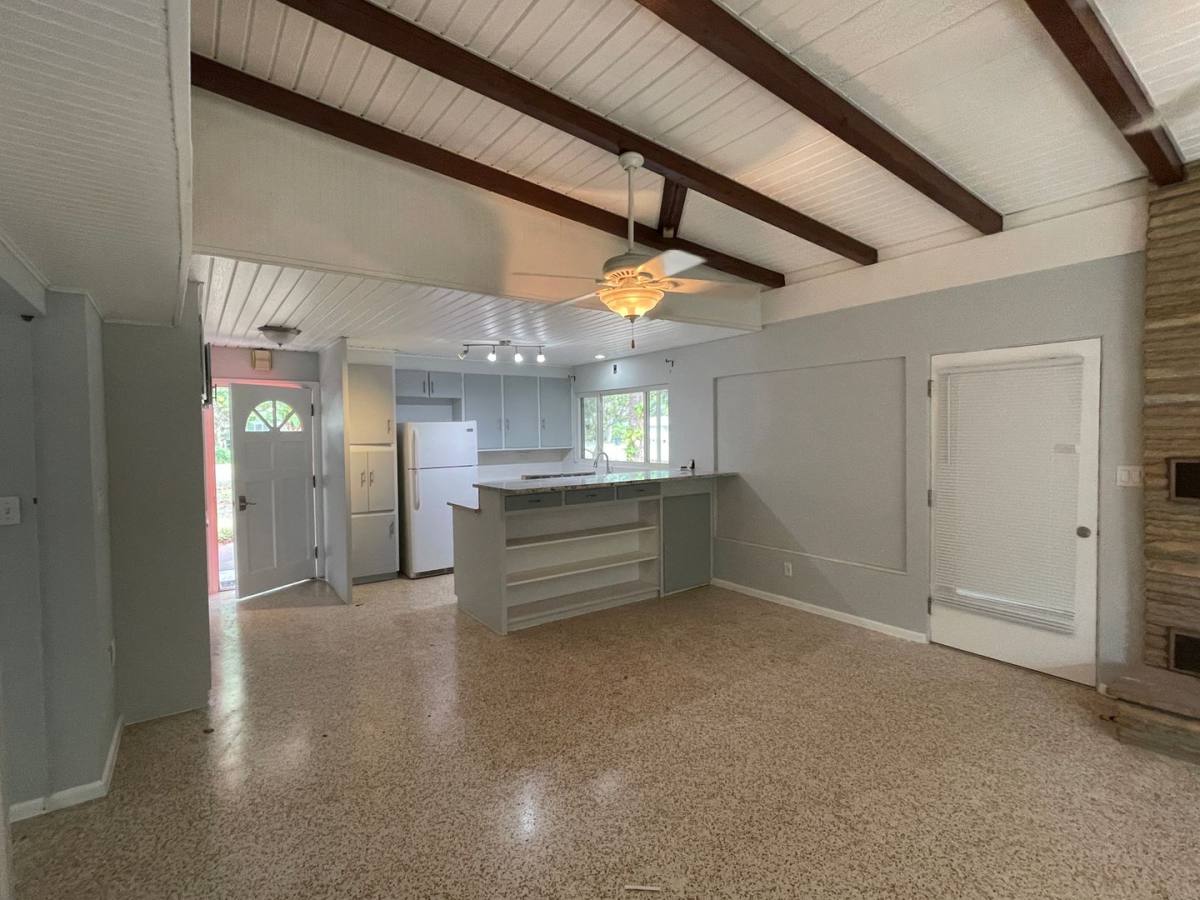 Apartment for rent at 6346 Beechwood Ave, Sarasota, FL 34231