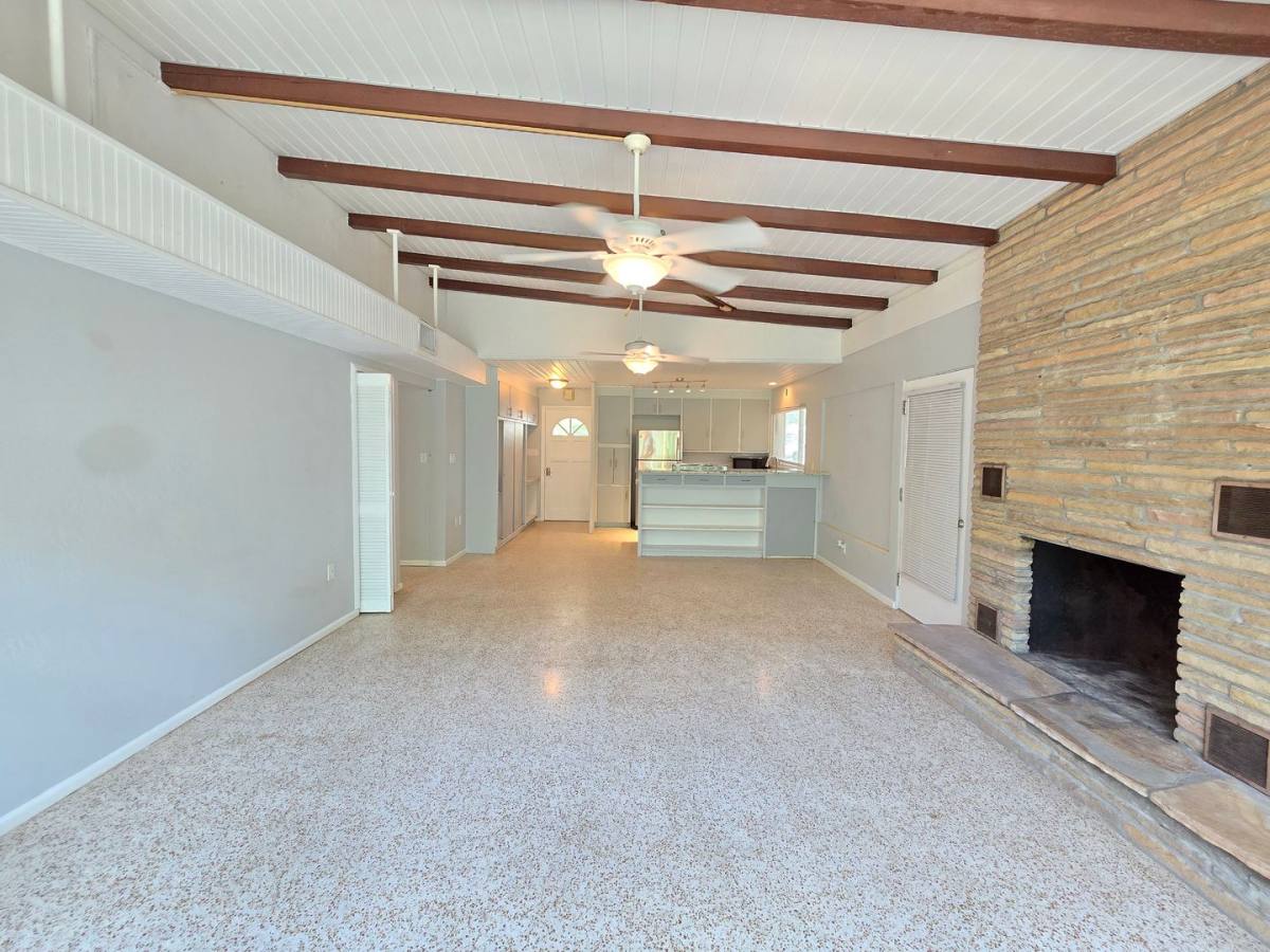 Apartment for rent at 6346 Beechwood Ave, Sarasota, FL 34231