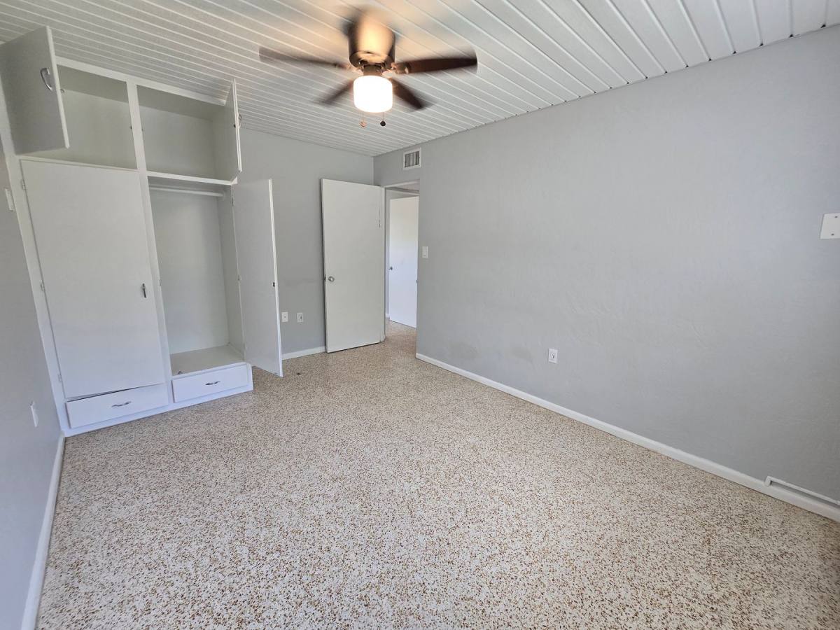 Apartment for rent at 6346 Beechwood Ave, Sarasota, FL 34231