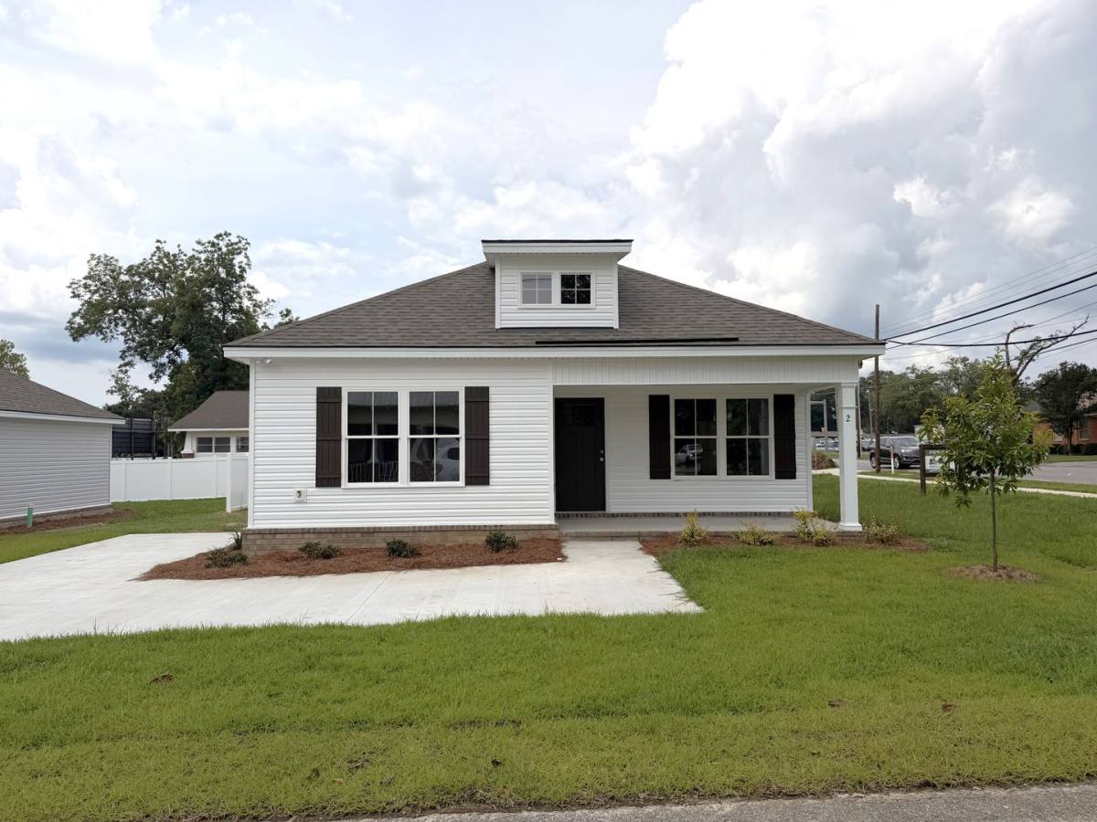 House for rent at 4 Roundtree St, Statesboro, GA 30458