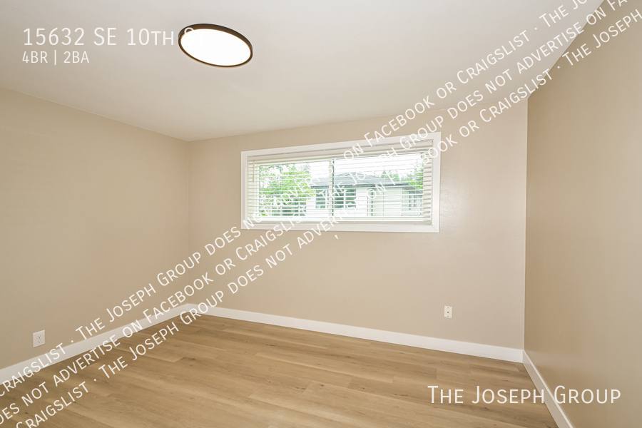 House for rent at 15632 SE 10th St, Bellevue, WA 98008