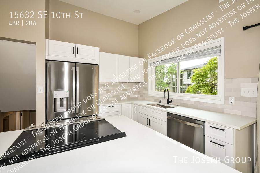House for rent at 15632 SE 10th St, Bellevue, WA 98008