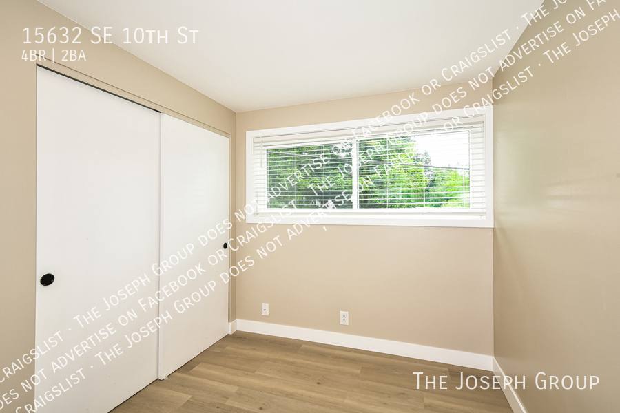 House for rent at 15632 SE 10th St, Bellevue, WA 98008