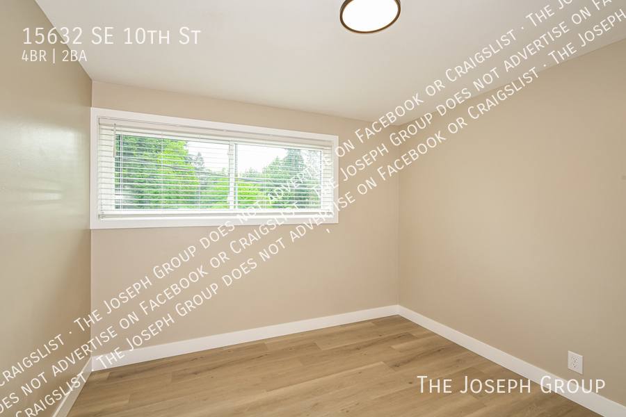 House for rent at 15632 SE 10th St, Bellevue, WA 98008