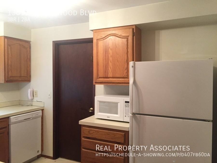 House for rent at 13811 SE Fairwood Blvd, Renton, WA 98058