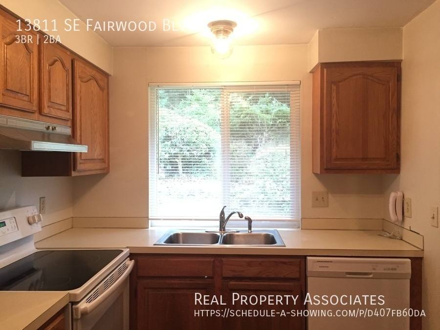 House for rent at 13811 SE Fairwood Blvd, Renton, WA 98058