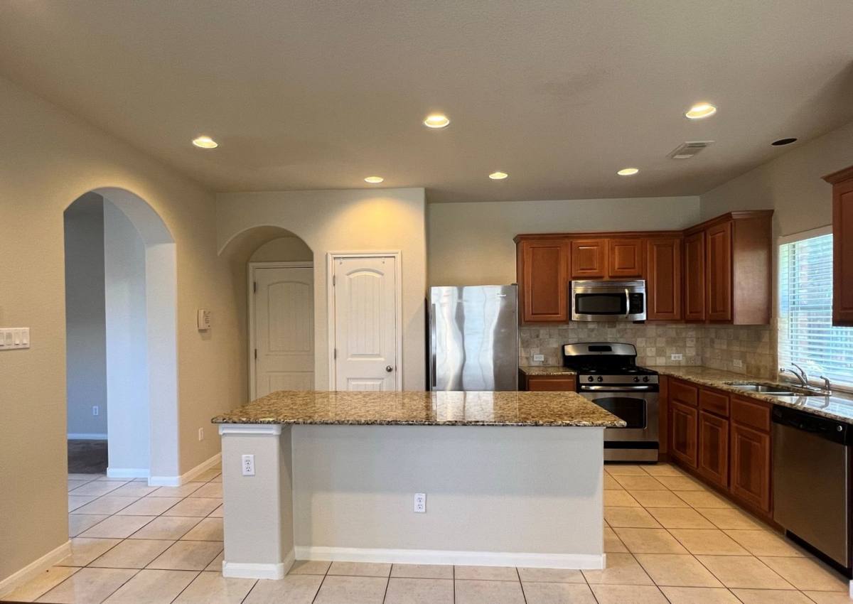 Townhouse for rent at 11400 W Parmer Lane, Cedar Park, TX 78613