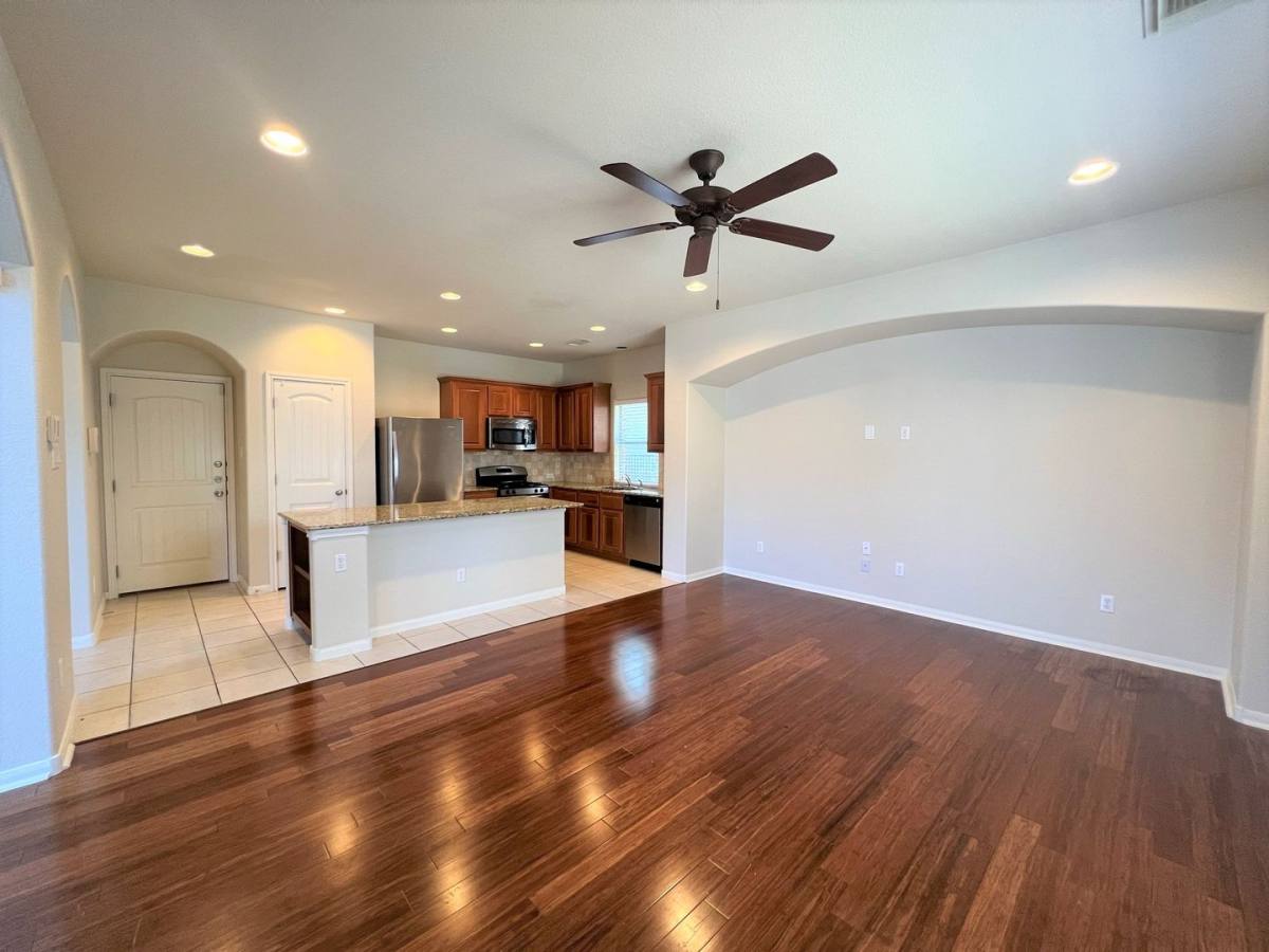 Townhouse for rent at 11400 W Parmer Lane, Cedar Park, TX 78613