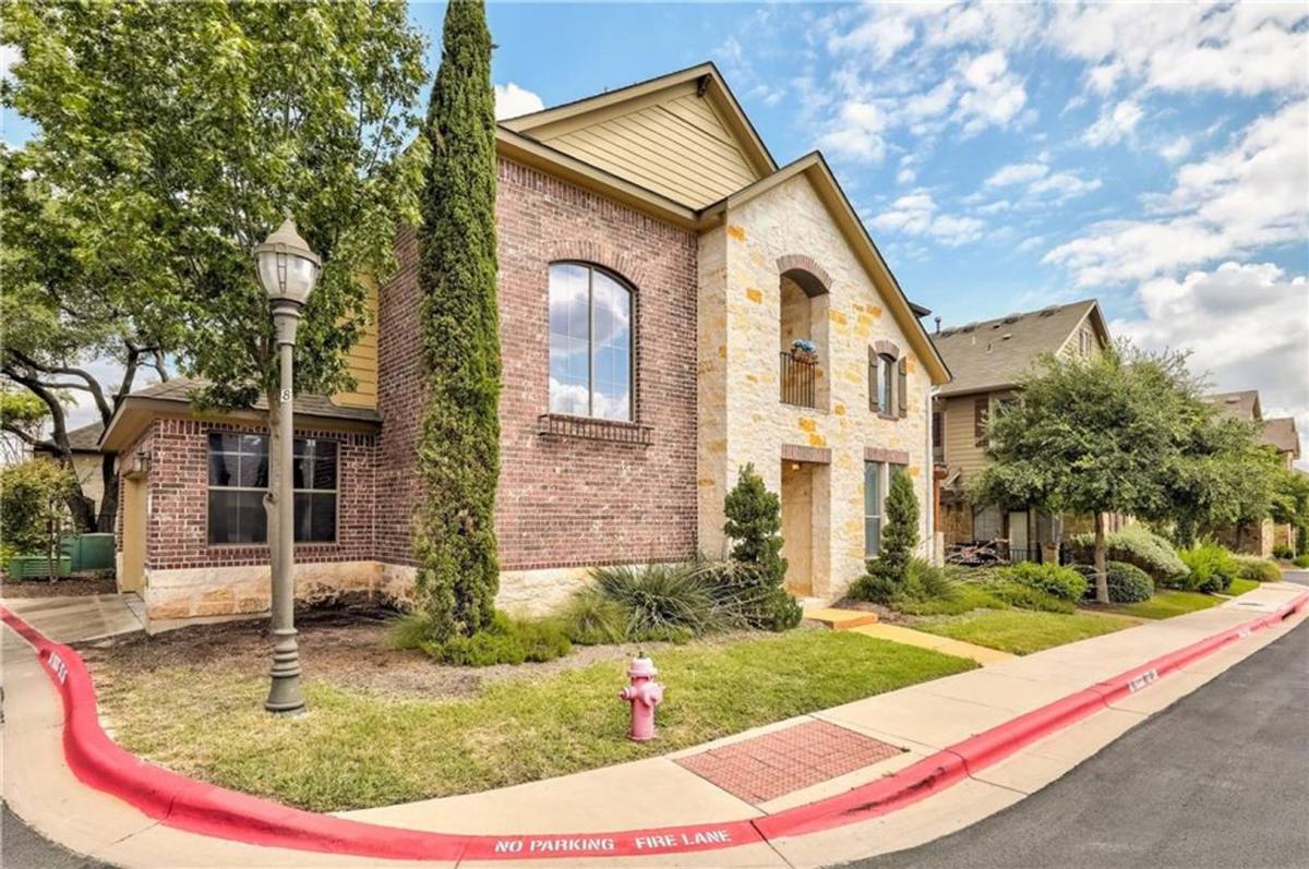 Townhouse for rent at 11400 W Parmer Lane, Cedar Park, TX 78613